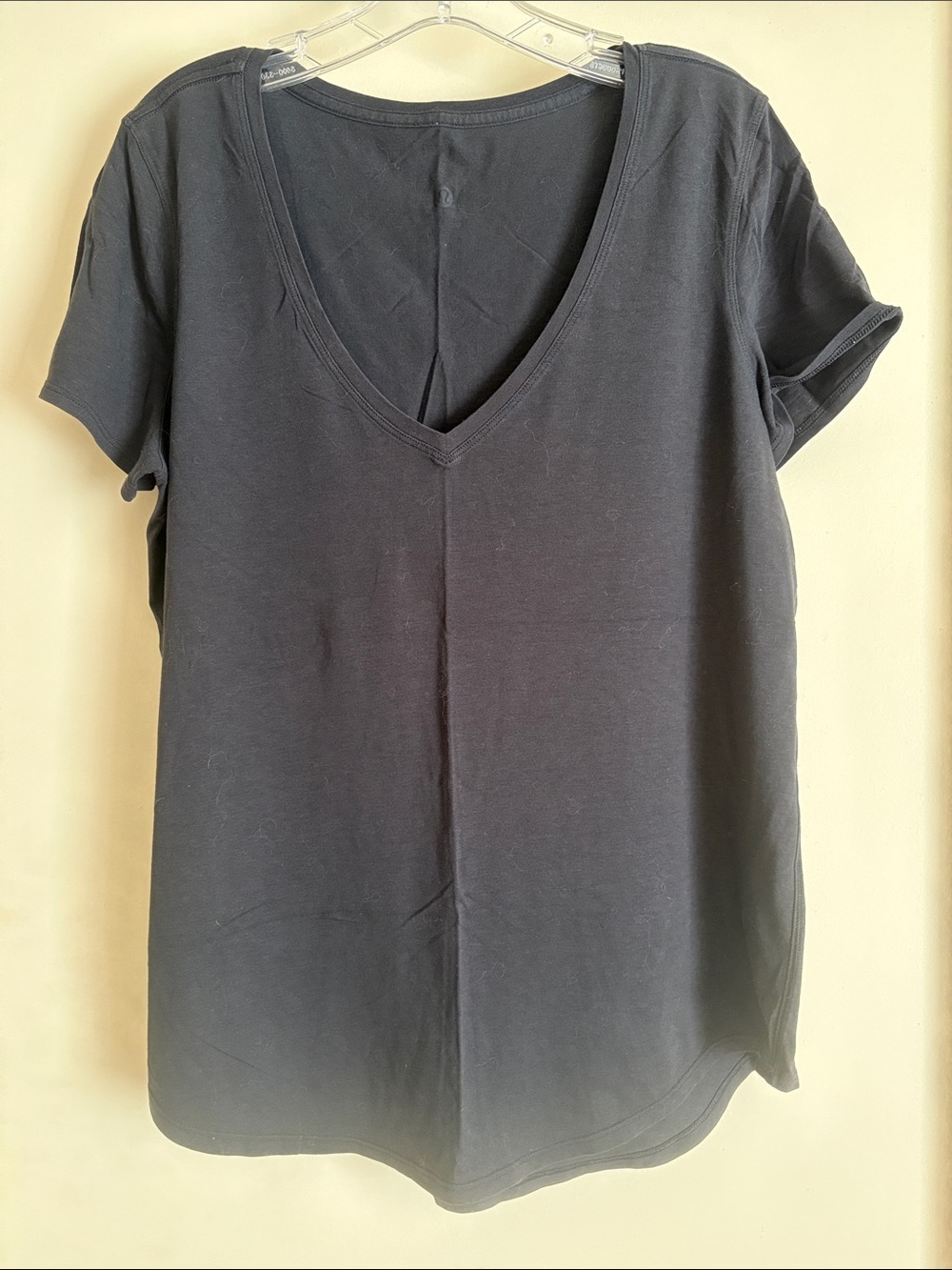 lululemon athletica Black V-Neck Short Sleeve Tee